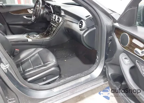 2019 Mercedes-Benz C 300 4Matic z USA, uszkodzony, nr VIN 55SWF8EB2KU289161